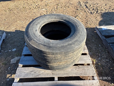 Quantity of (2) 9.5L-15 FI إطارات المعدات