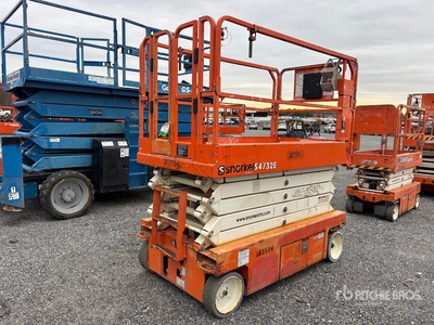 2016 Snorkel S4732E Electric シザーリフト