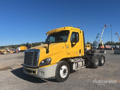2013 Freightliner Cascadia 125 6x4 T/A Day Cab Truck Tractor