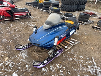 Yamaha VMAX 600 Snowmobile (Inoperable)