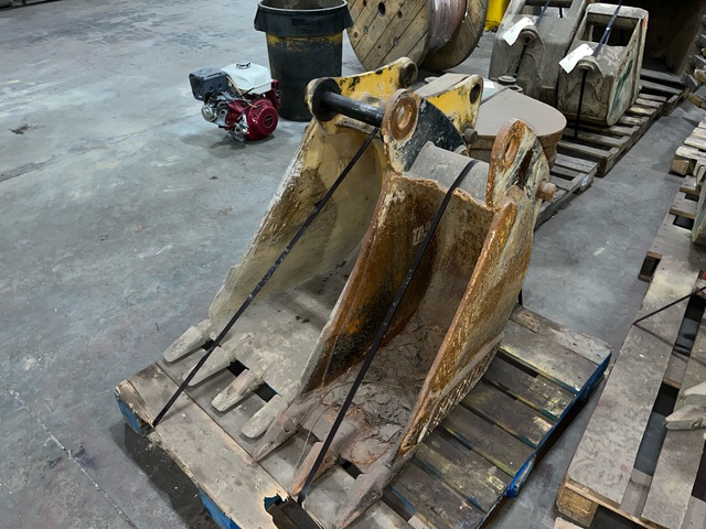 Quantity of (2) Cat Digging Excavator Buckets