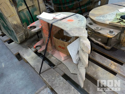 Kubota BT4554 18 in Digging Excavator Bucket