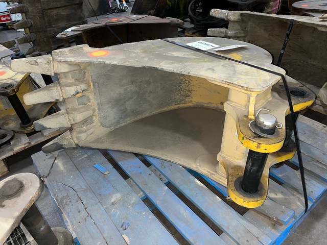 John Deere AT436793 18 in Digging Backhoe Rear Bucket