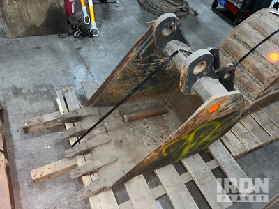 Case 24 in Digging Backhoe Rear Bucket - Fits Case