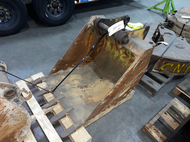 Cat 30 in Digging Backhoe Rear Bucket