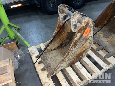 Cat 18 in Digging Backhoe Rear Bucket