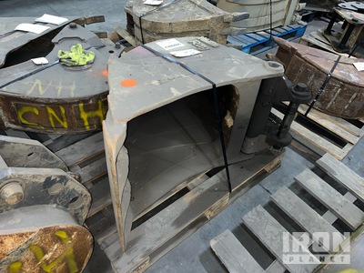 Wain-Roy 021124 JAW CAT 24 in Backhoe Rear Bucket - Fits Cat 416