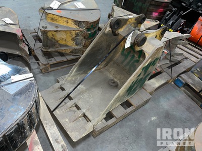 Cat 24 in Digging Backhoe Rear Bucket - Fits Cat 426
