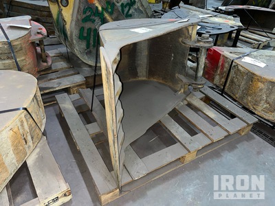 Cat 24 in Digging Backhoe Rear Bucket - Fits Cat 416