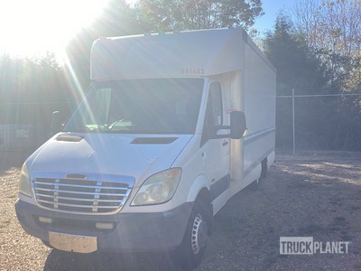 2009 Mercedes-Benz SPRINTER 4x2 Fourgon cargo