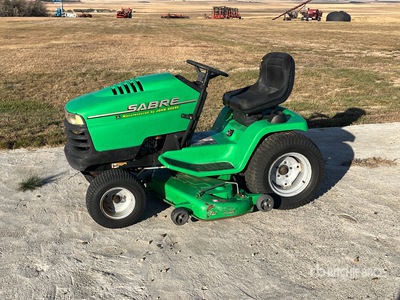 John Deere Sabre Ride-On Lawn Mower