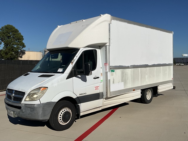 2009 Mercedes-Benz Sprinter 4x2 Van Truck