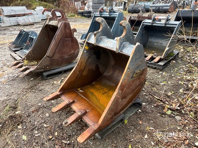 Accurate 42 in Q/C Digging Excavator Bucket - Fits Hyundai HX220