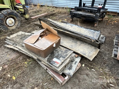 Quantity of (3) Pallets of Rubber Matting Articoli da ferramenta e di consumo