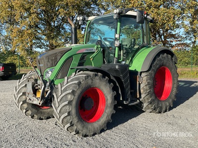 2015 Fendt 718 Vario Profi Plus 4WD Tractor