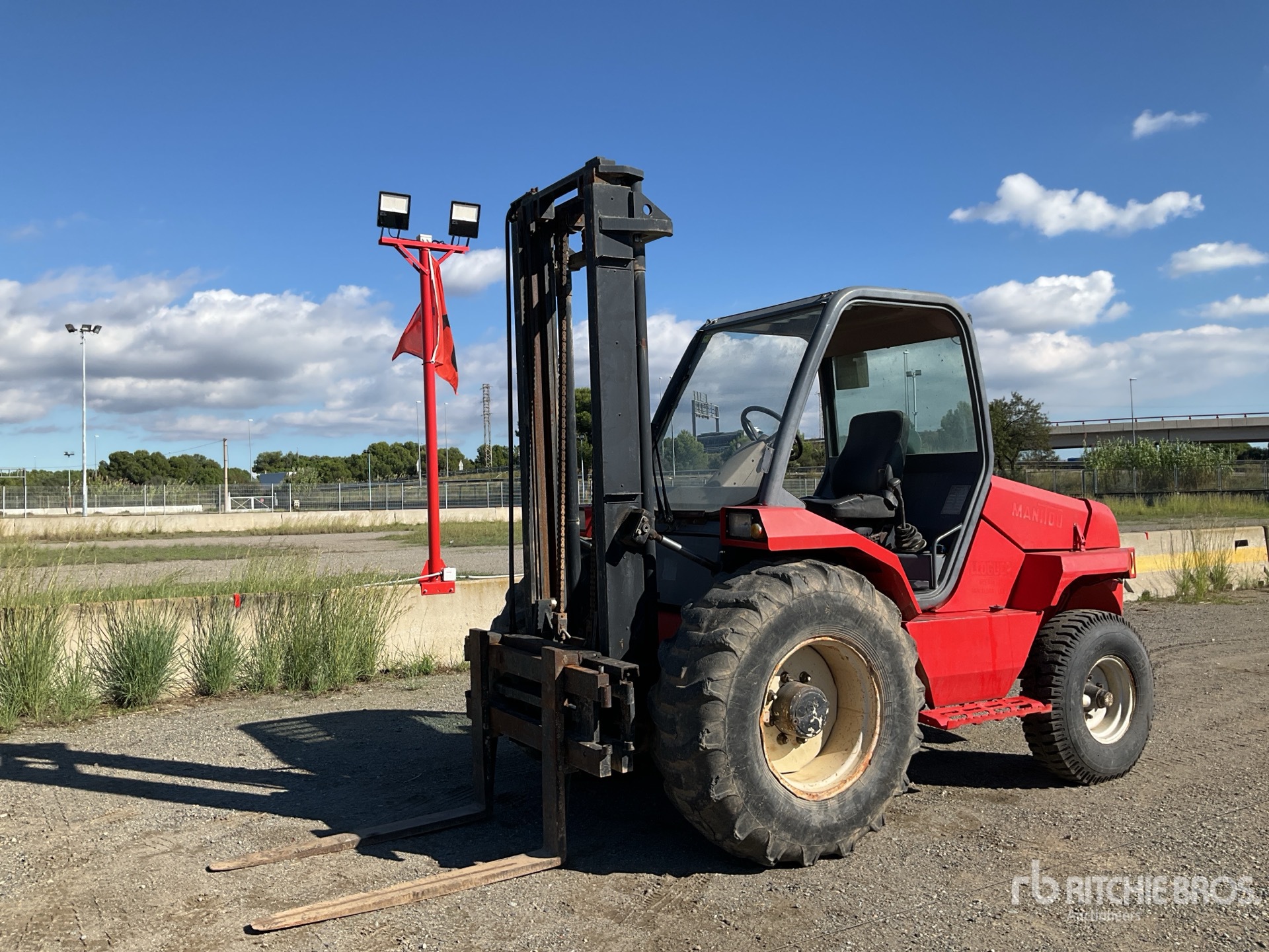 1998 Manitou M26.2 2600 kg 4x2 を見 Rough Terrain Forklift