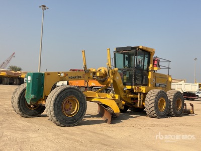 2012 Komatsu GD825A-2 Motoniveladora