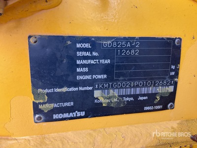 2011 Komatsu GD825A-2 Motor Grader