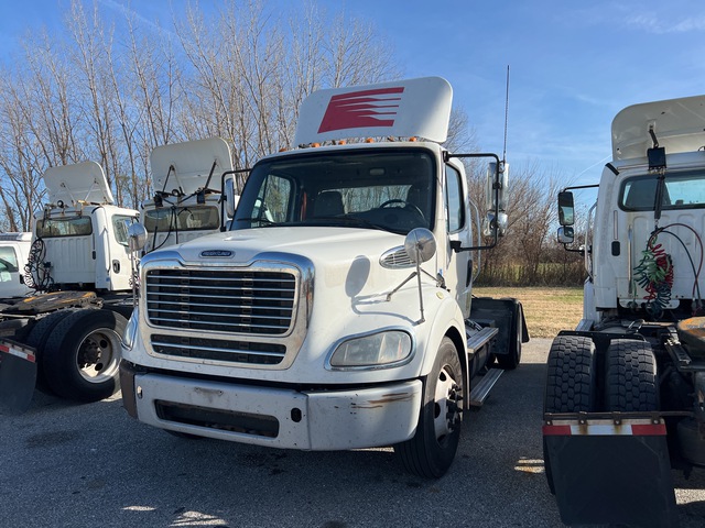 2017 Freightliner M2112 4x2 S/A Day Cab Truck Tractor