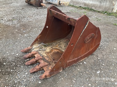 Geith 42 in Digging Excavator Bucket