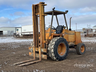 Case 586E Cushion Tire Heftruck