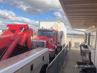 2016 Peterbilt 348 6x4 Van Truck