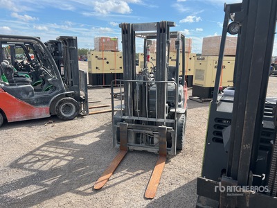 2018 Toyota 8FGU25 4500 lb Pneumatic Tire Chariot Élévateur