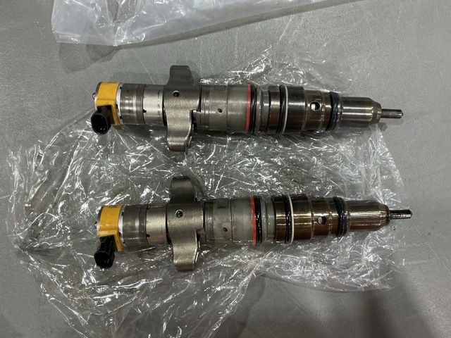(2) Cat 238-8091 Fuel Injector Assemblies