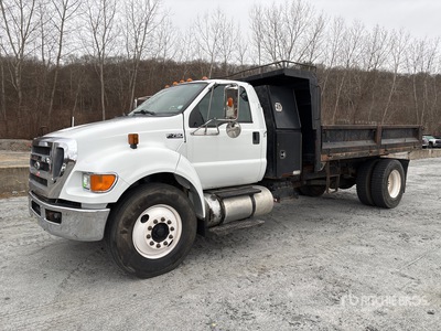 2012 Ford F-750 4x2 S/A Camión dumper