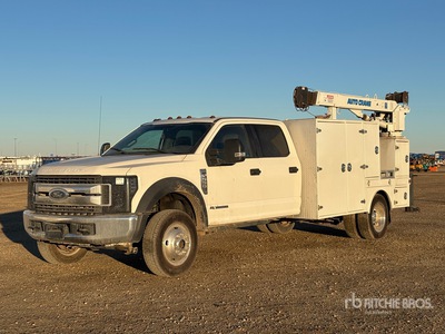 2017 Ford F-550 XLT 4x4 Crew Cab Camion de service