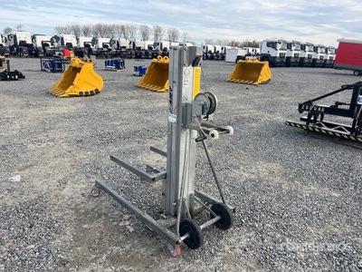 2012 Bocker LMC280 Material Hoist