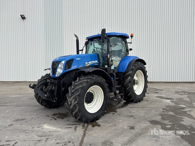 2015 New Holland T7.235 Auto Command Tracteur Agricole 4WD Tractor