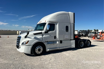 2021 Freightliner Cascadia 126 6x4 T/A Sleeper Truck Tractor