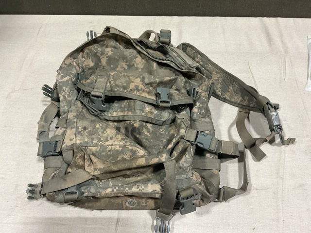 (29) Assault Packs