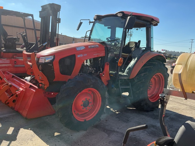 2017 Kubota M5-111HDC 4WD Utility Tractor (Inoperable)