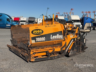 2018 LeeBoy 7000 Track Asphalt Paver