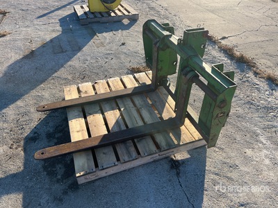 John Deere 48 in Tractor Pallet Forks