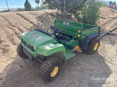 2014 John Deere Gator 4x2 مركبة متعددة الأغراض (Inoperable)