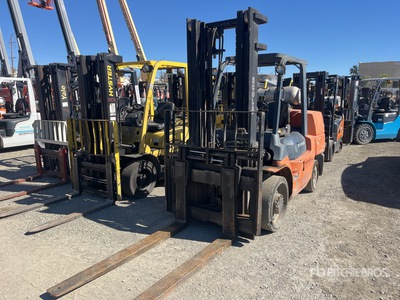 2010 Toyota 7FGCU70 15500 lb Cushion Tire رافعة شوكية