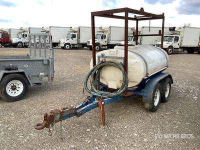 T/A Water tank mounted on T/A trailer