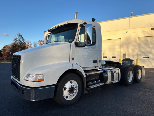 2013 Volvo VNM 200 6x4 T/A Day Cab Truck Tractor 2013 Volvo VNM 200 6x4 T/A Day Cab Truck Tractor