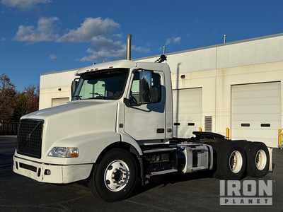 2013 Volvo VNM 200 6x4 T/A Day Cab Truck Tractor