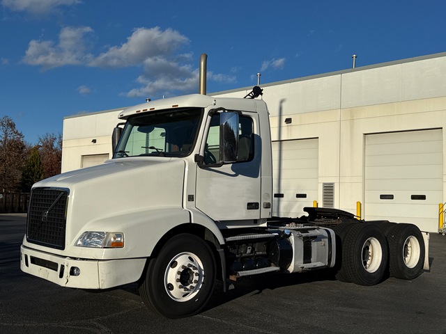 2013 Volvo VNM 200 6x4 T/A Day Cab Truck Tractor 2013 Volvo VNM 200 6x4 T/A Day Cab Truck Tractor