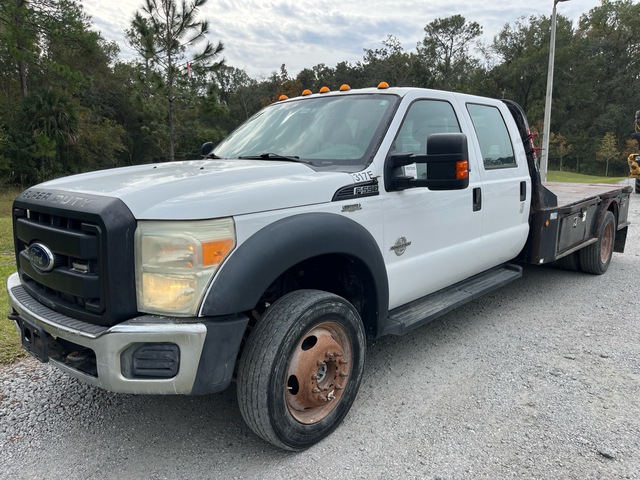 2015 Ford F-550 4x4 Crew Cab Flatbed Truck