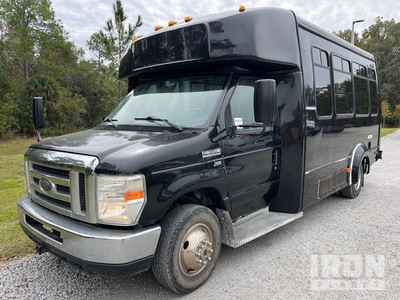 2016 Ford E-350 14-Seat Mini Bus