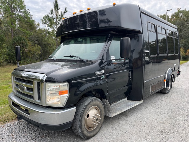2016 Ford E-350 14-Seat Mini Bus