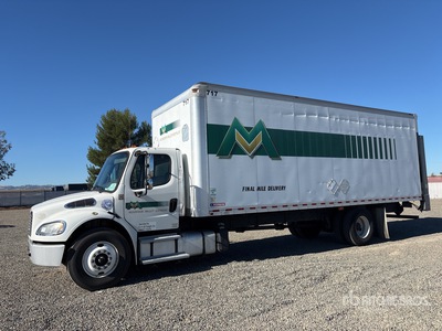 2018 Freightliner M2 106 4x2 Camion fourgon
