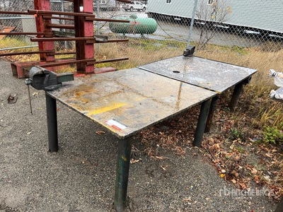 Quantity of (2) Steel Work Tables Articoli da ferramenta e di consumo