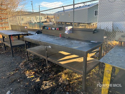 Quantity of (2) Steel Work Tables Articoli da ferramenta e di consumo