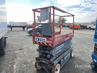 2015 Skyjack SJIII-3226 Electric Scissor Lift